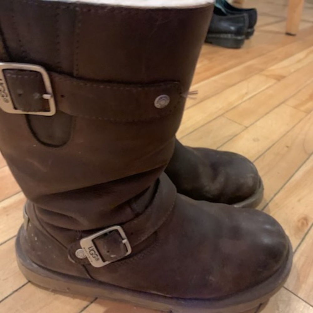 Ugg Boots - image 4